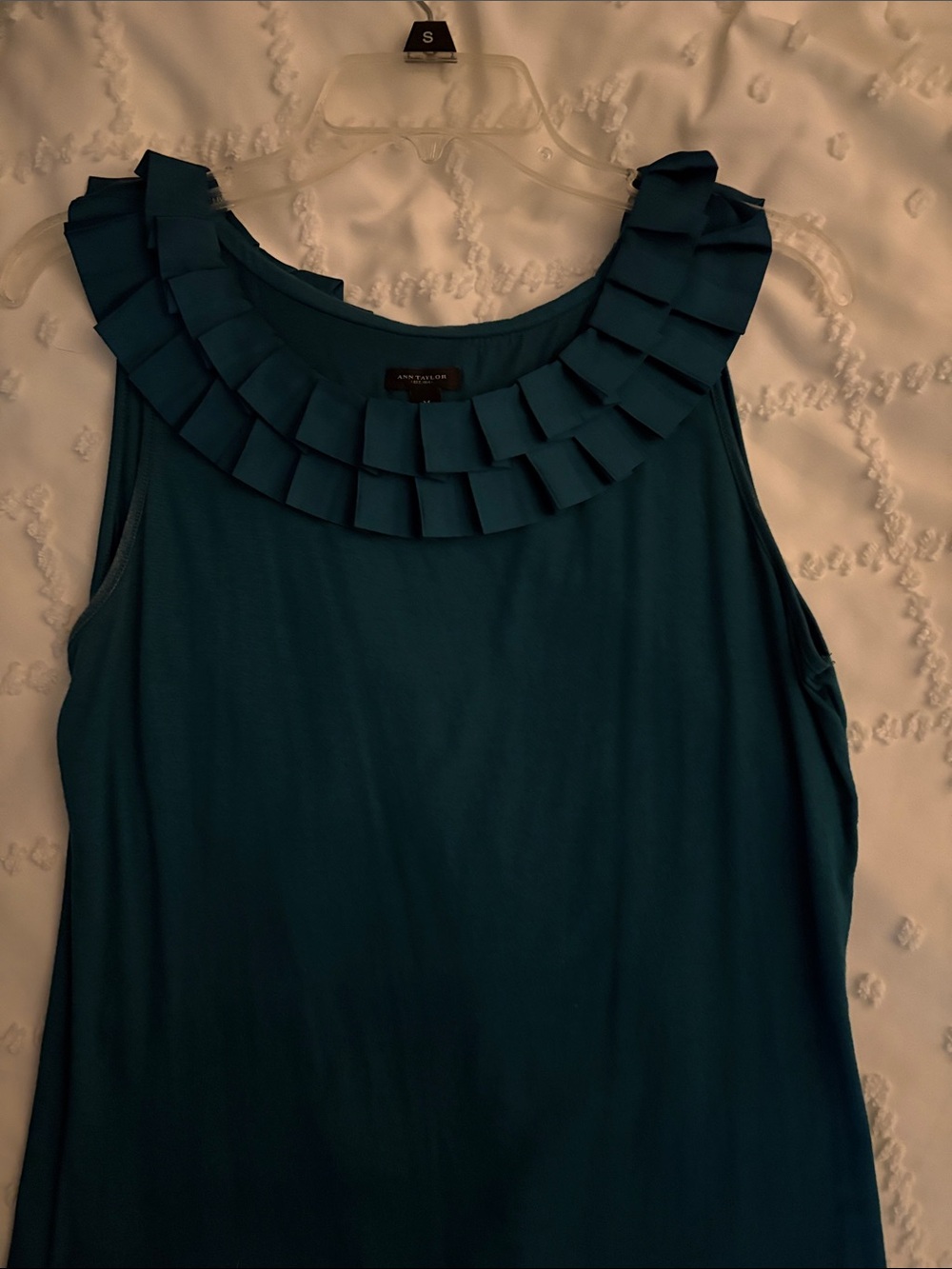 Ann Taylor like new Pleated Collar Sleeveless Top in Teal